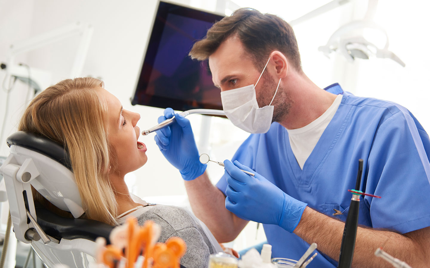 Denti che si muovono: quali possono essere le cause e quando rivolgersi al dentista
